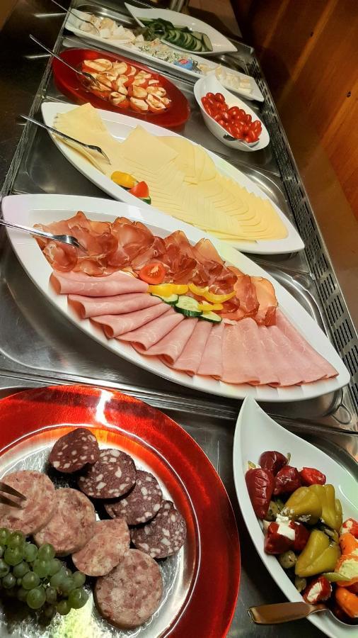 Weinhotel Hubertus Garni كلوتن المظهر الخارجي الصورة