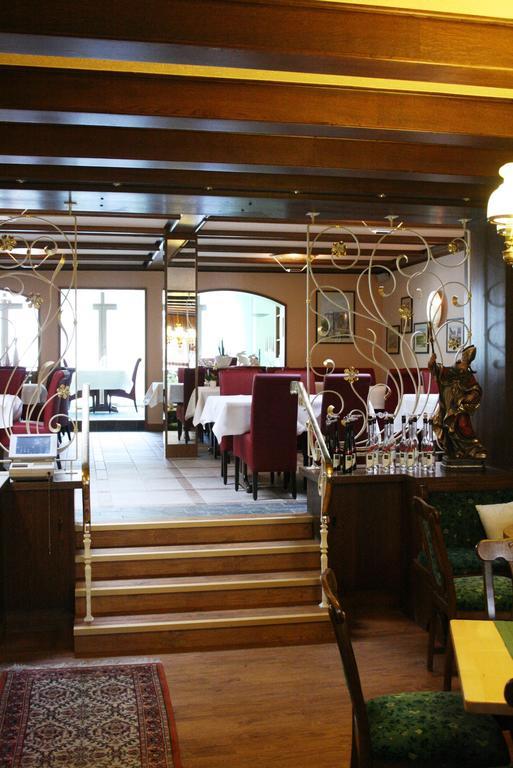 Weinhotel Hubertus Garni كلوتن المظهر الخارجي الصورة