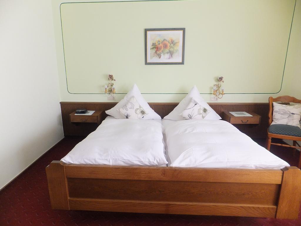 Weinhotel Hubertus Garni كلوتن الغرفة الصورة