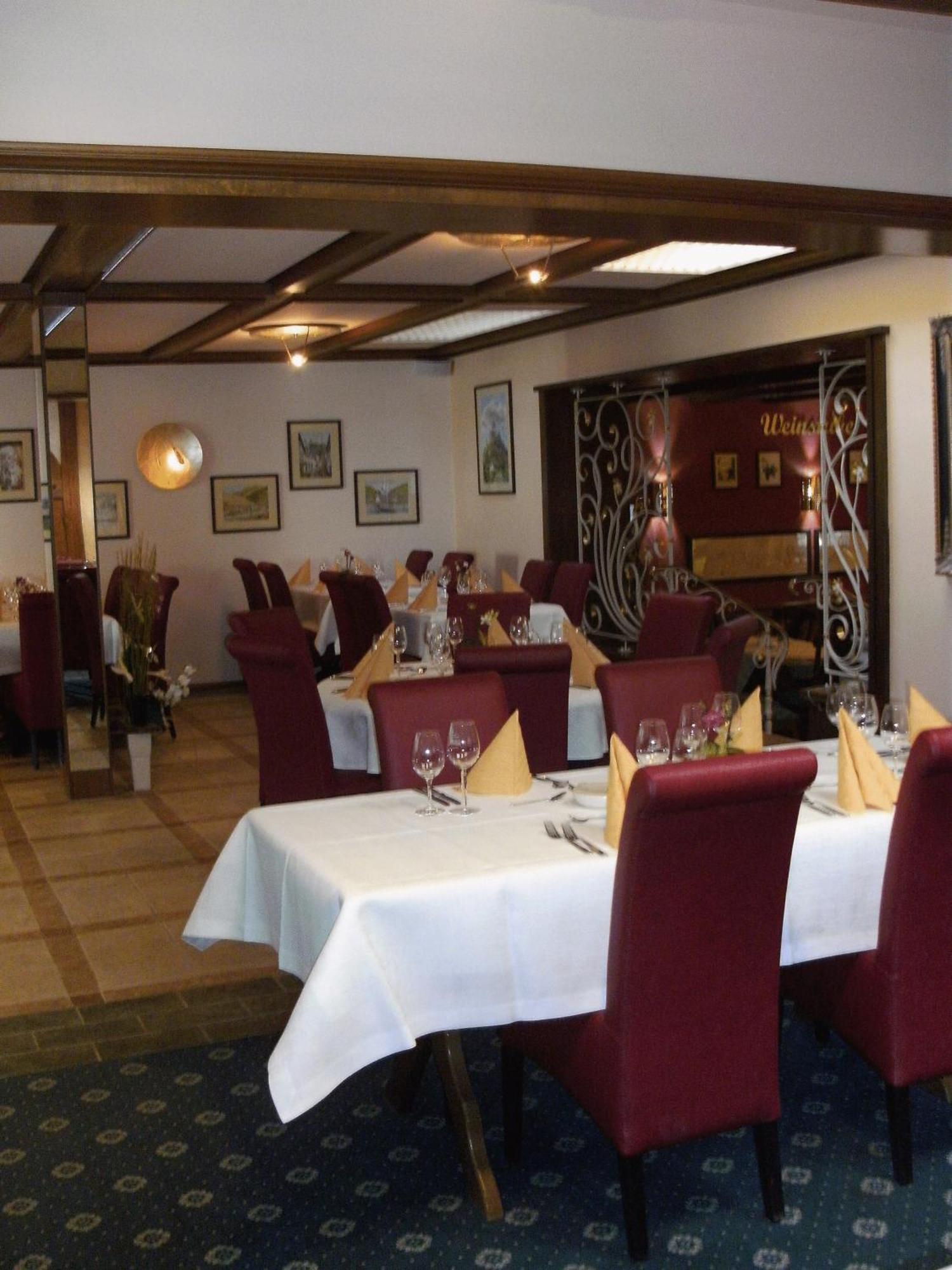 Weinhotel Hubertus Garni كلوتن المظهر الخارجي الصورة
