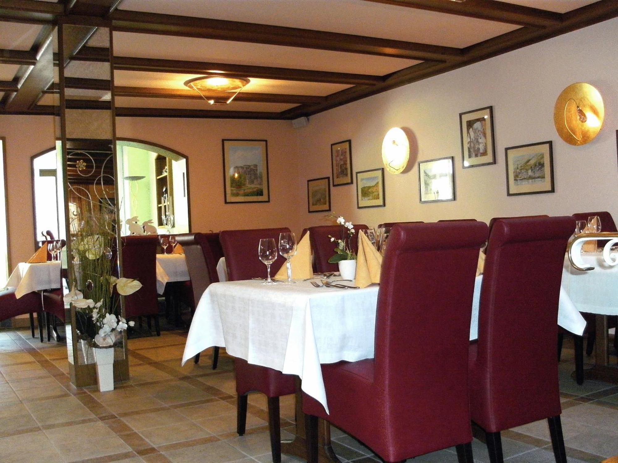 Weinhotel Hubertus Garni كلوتن المظهر الخارجي الصورة