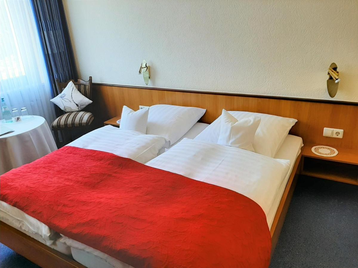 Weinhotel Hubertus Garni كلوتن المظهر الخارجي الصورة